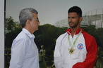 Atleta Bernardo e o diretor da Sudesb, Vicente Neto