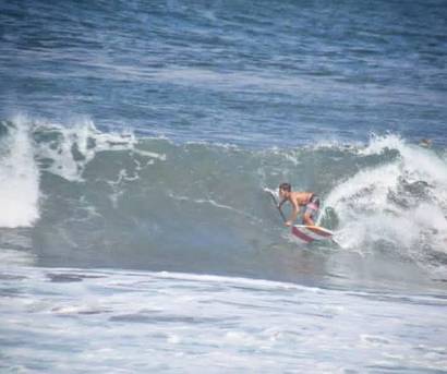 Delegao baiana junior de surfe viaja para competio nacional em Pernambuco com apoio da Sudesb
